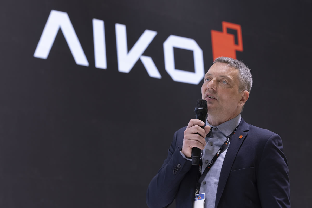 优德88携“黑科技”新品亮相Intersolar展